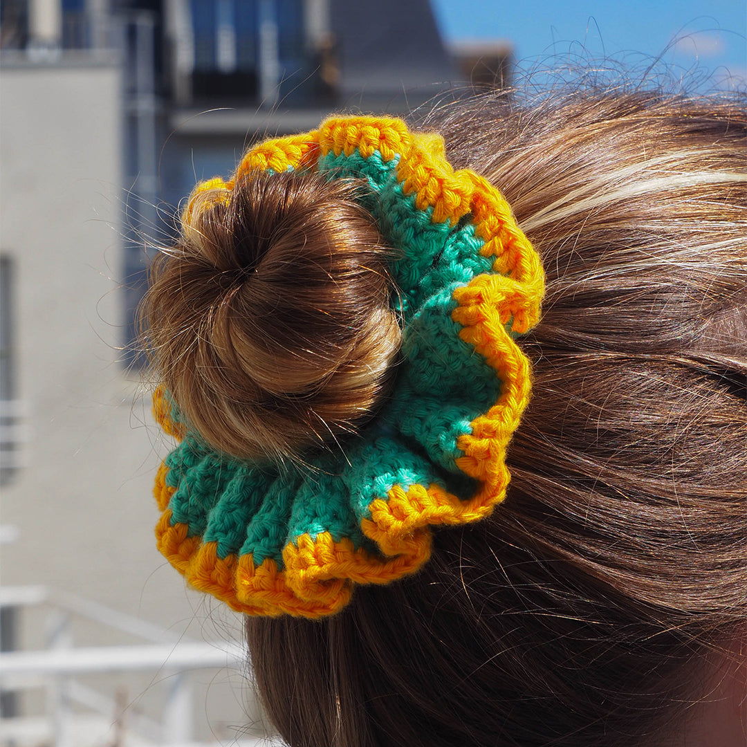 M - Turquoise and Yellow