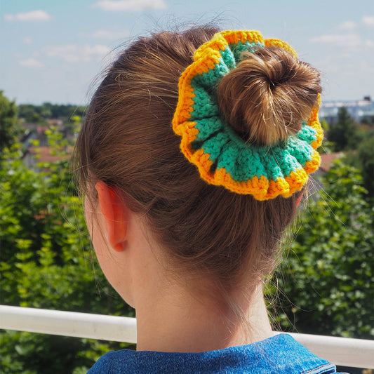 M - Turquoise and Yellow